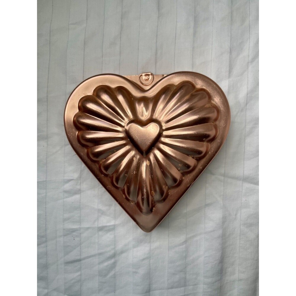 Vintage Copper Heart Mold Pan 7” Wall Hanging Kitchen Decor Rustic Valentine